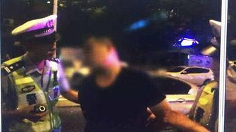 男子 醉酒 吃瓜,引发网友热议